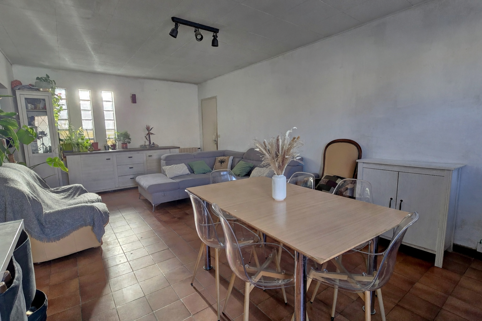 Séjour angle porte d'entrée definitif.jpg